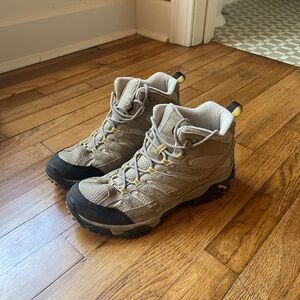 Merrell Moab mid women’s size 11